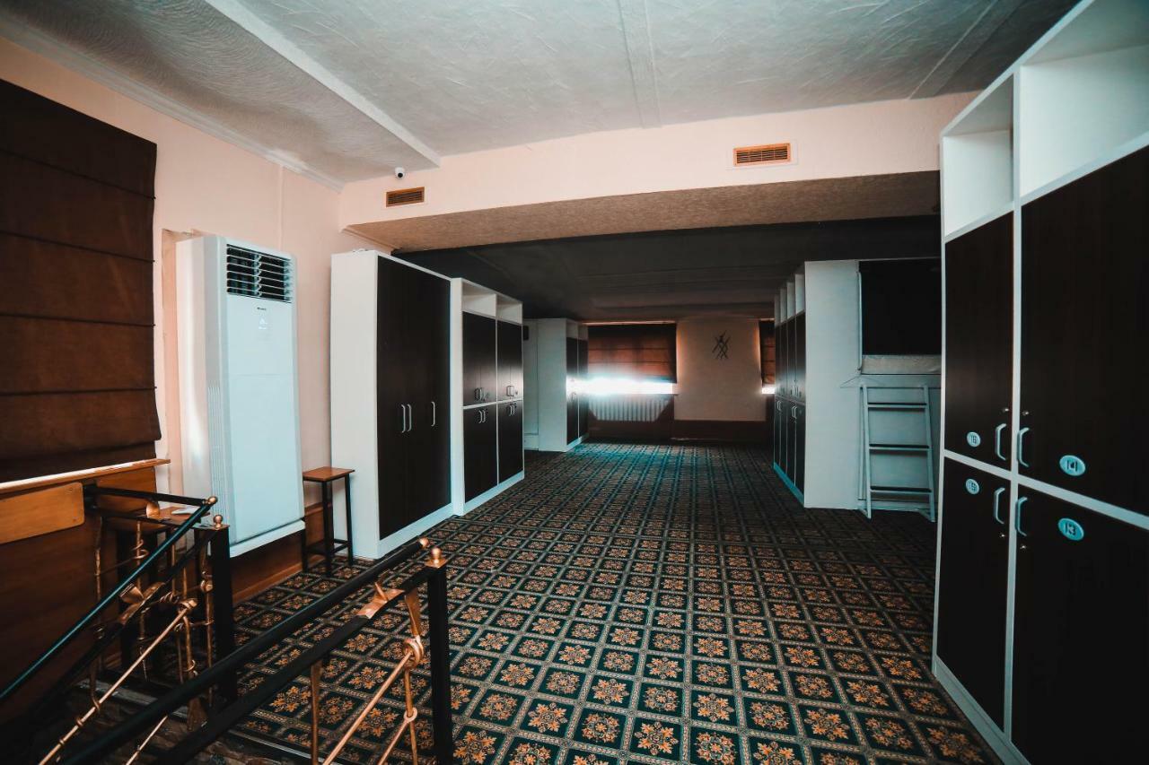 Capsule Hotel Technocave 비슈케크 외부 사진
