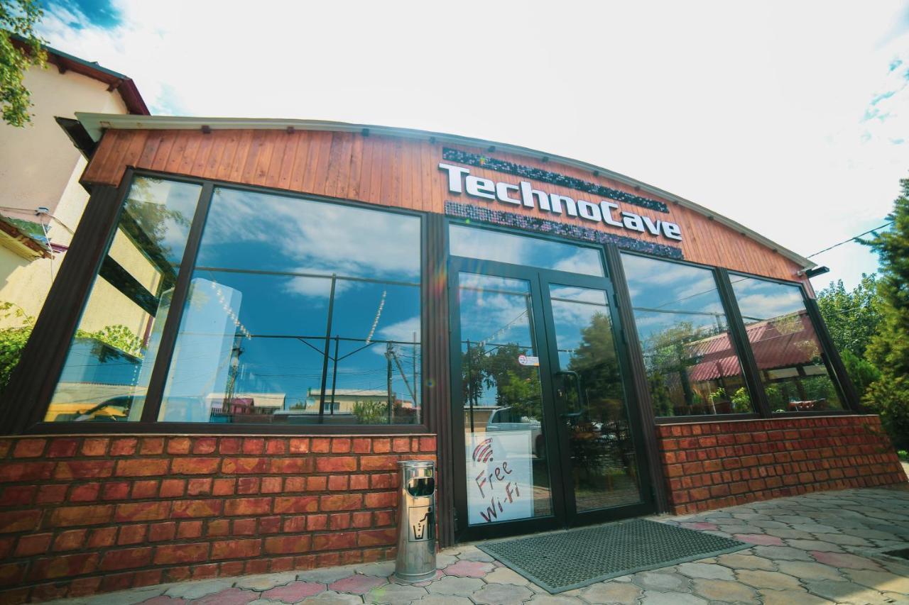 Capsule Hotel Technocave 비슈케크 외부 사진